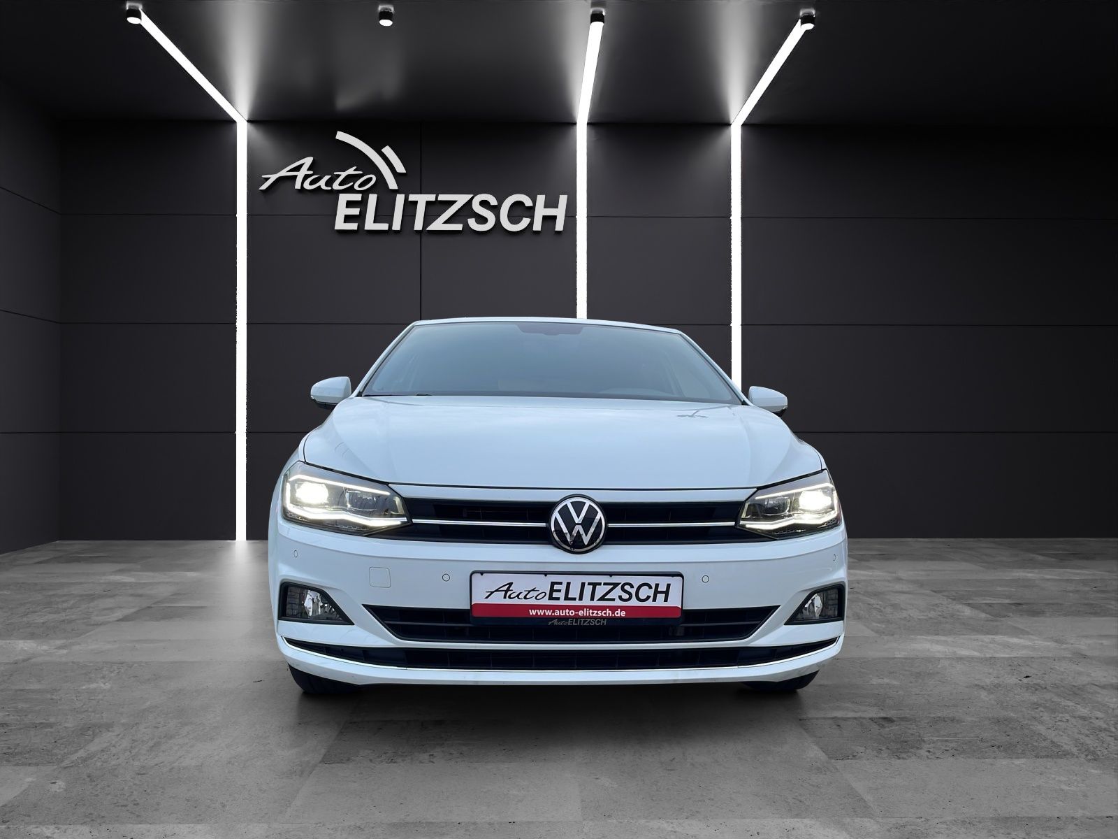 Fahrzeugabbildung Volkswagen Polo Highline TSI DSG LED ACC SHZ PDC Navi Klima