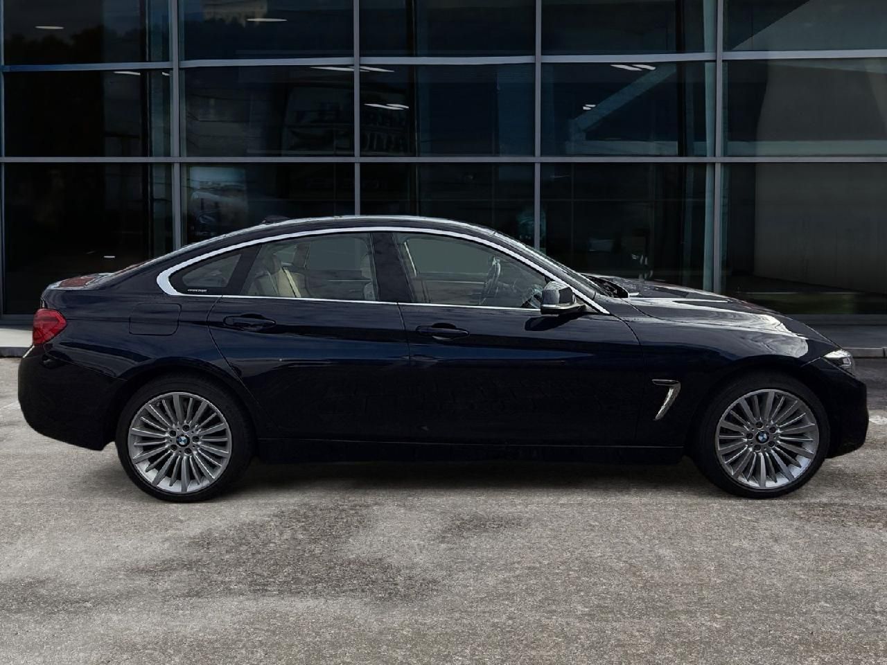 Fahrzeugabbildung BMW 4 Gran Coupe 435 d xDrive Luxury Line