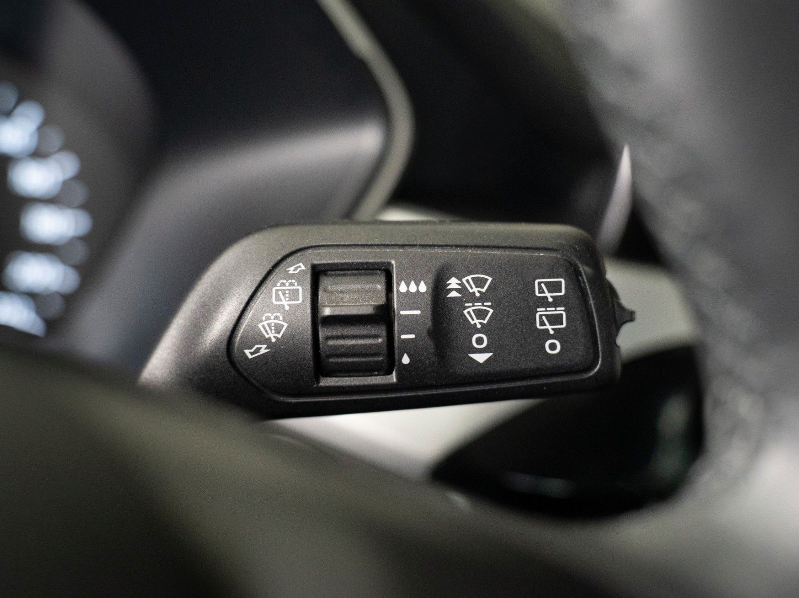 Fahrzeugabbildung Ford Kuga C&C WINTER-P./NAVI/PDC V+H/DAB/JRC/KLIMA