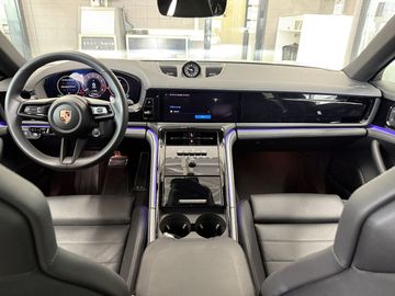 Porsche Panamera - 12