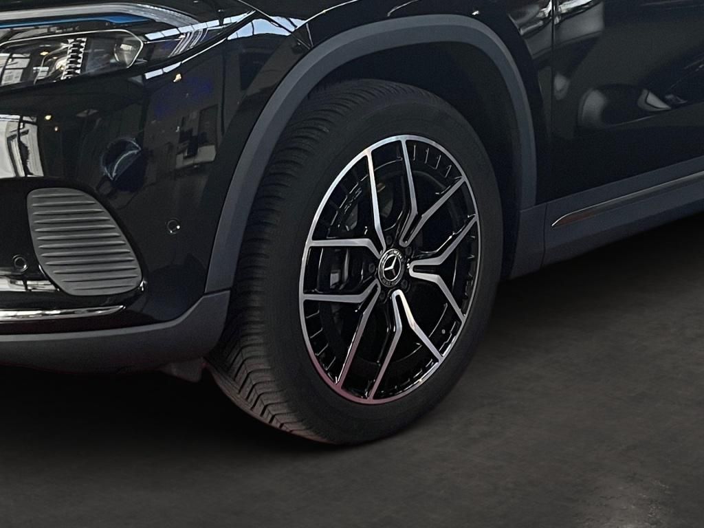 Fahrzeugabbildung Mercedes-Benz EQA 250 Pano 360 ACC KeyLess PDC SHZ LED elSitz