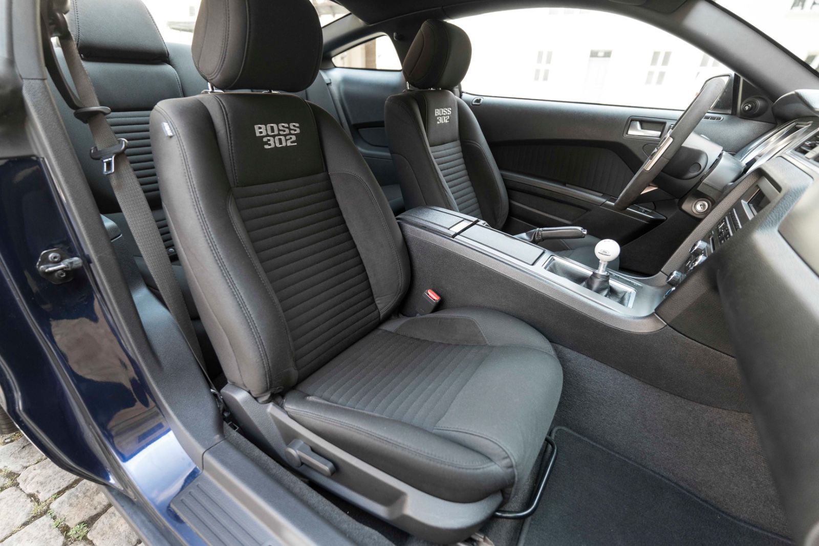Fahrzeugabbildung Ford Mustang BOSS 302 5.0L FORD RACING ALCANTARA