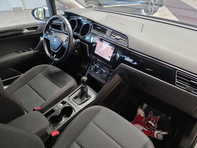 VW Touran — Foto 25