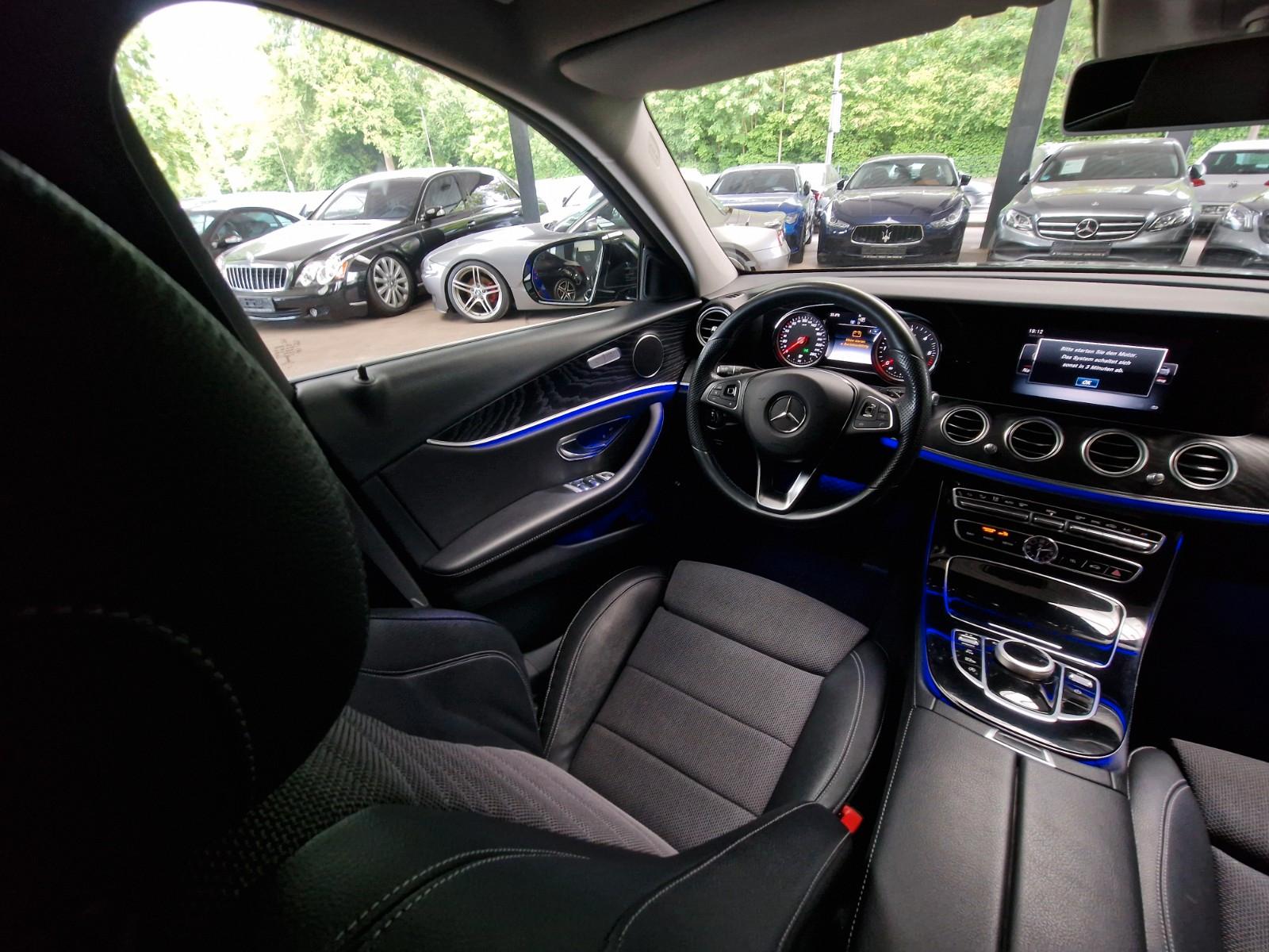 Mercedes-Benz E 220d Lim. AVANTGARDE Teilleder/Kamera/LED