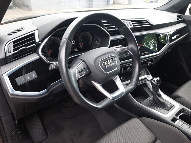 Fahrzeugabbildung Audi Q3 S line 35TDI quattro AHK Matrix eleHeck 19"