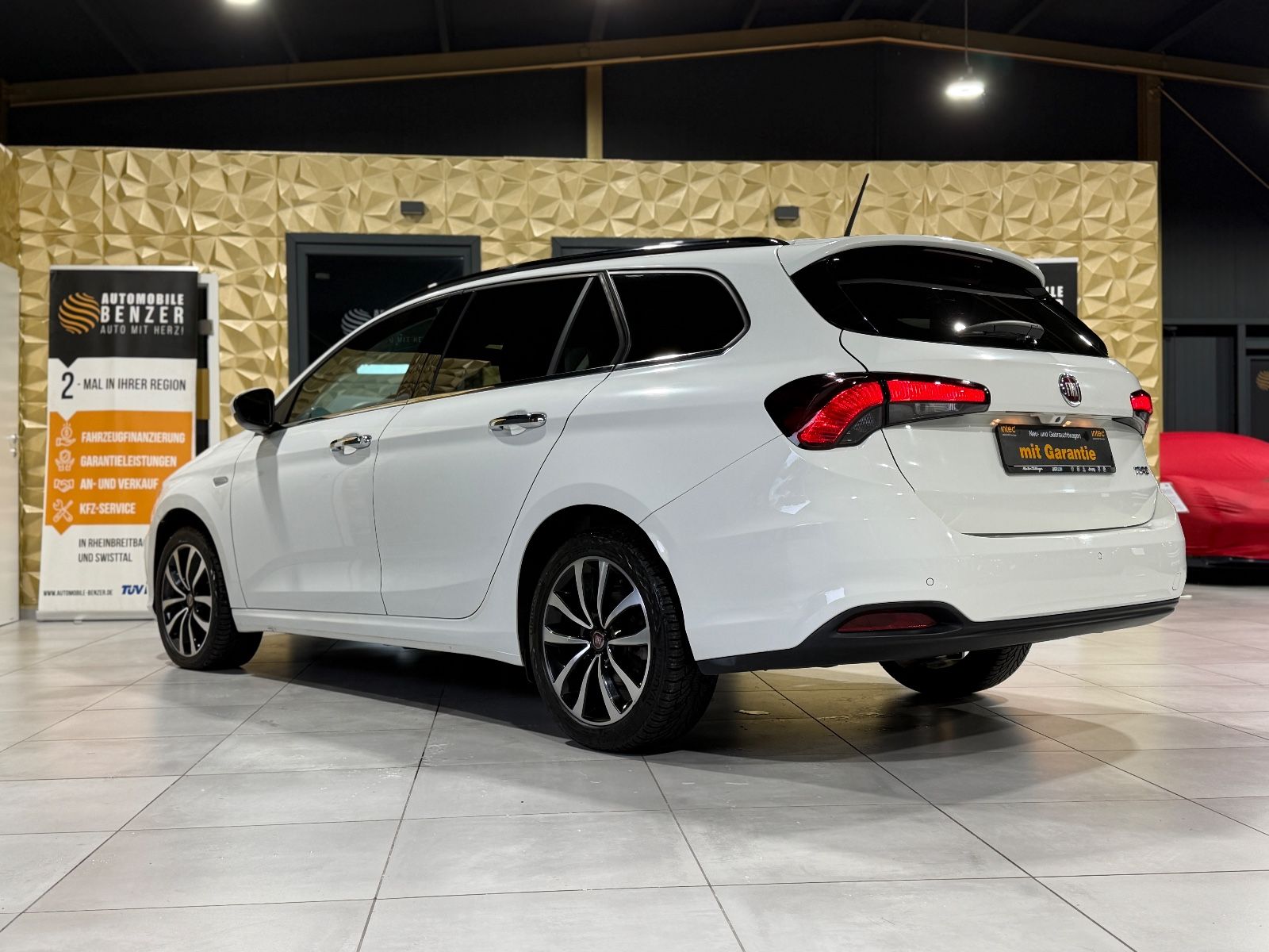 Fahrzeugabbildung Fiat Tipo/AUTOMATIK/LED/NAVI/KAMERA/SHZ