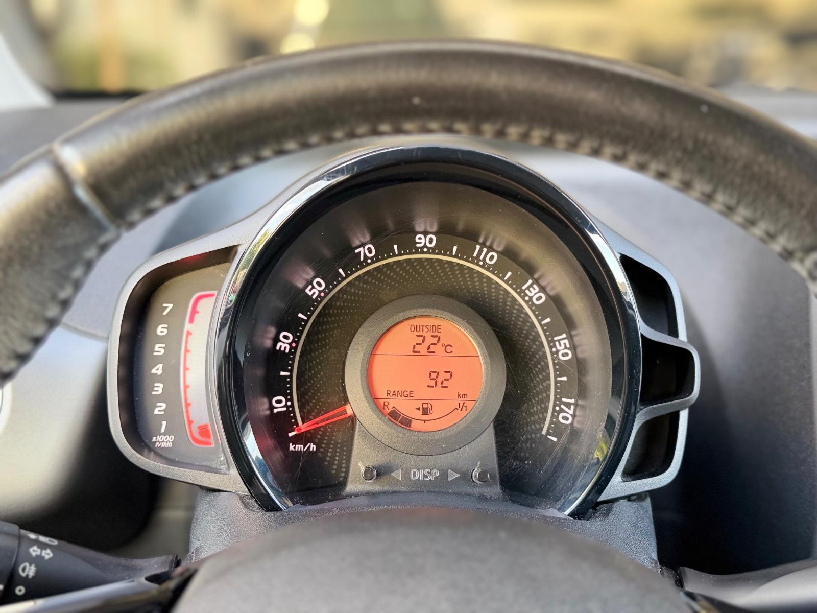 Toyota AYGO x-play *LED*BT*Klima*Tempomat*Lederlenkrad*