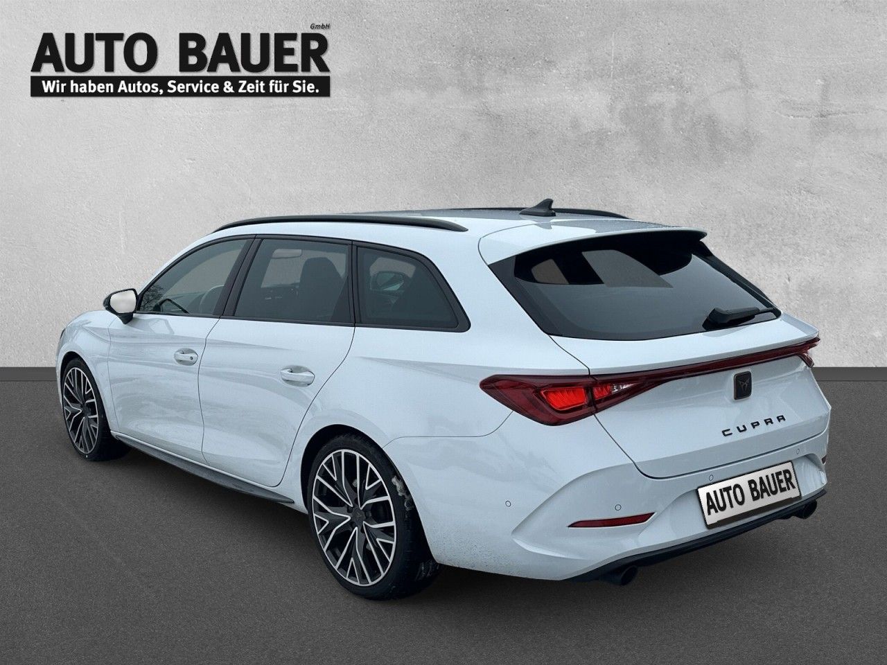Fahrzeugabbildung CUPRA Leon Sportstourer 2.0 TSI 245 PS DSG - mit KI generiert/bearbeitet