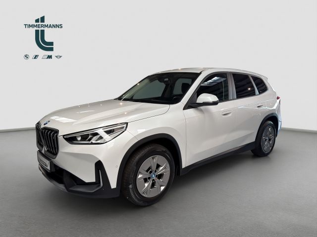 BMW iX1 xDrive30 AHK Adaptives Fahrwerk Lankradhzg.
