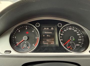 Volkswagen Passat - 12