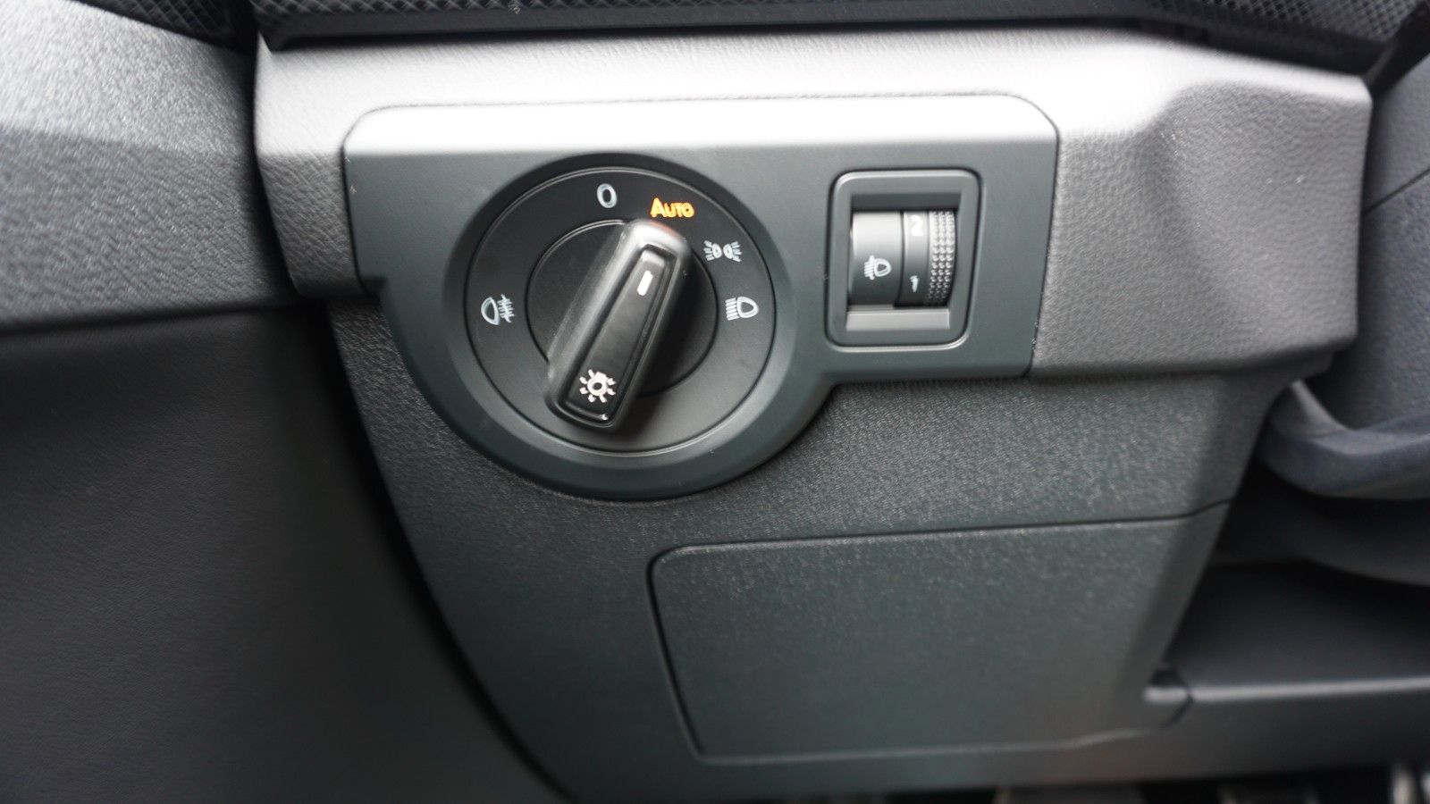 Fahrzeugabbildung Volkswagen T-Cross R-Line Navi,LED,ACC,Apple CarPlay