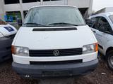 Volkswagen T4 Caravelle 2,5-l-Diesel TDI 88kW lang - Volkswagen T4 Caravelle mit Diesel-Antrieb: Automatik