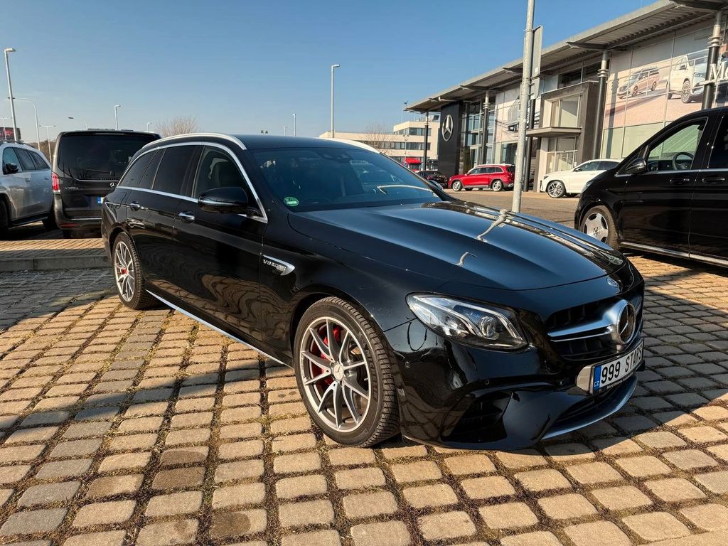 Mercedes-Benz E 63 AMG