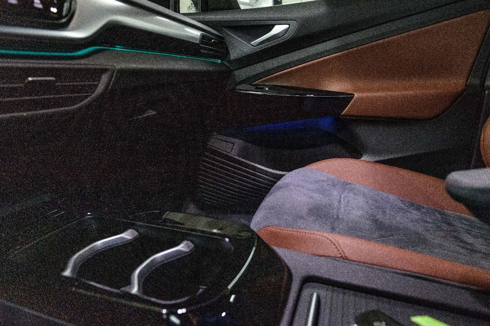 Fahrzeugabbildung Volkswagen ID.4 Pro Performance LED+NAVI+ACC+KAM+WÄRMEP+AHK