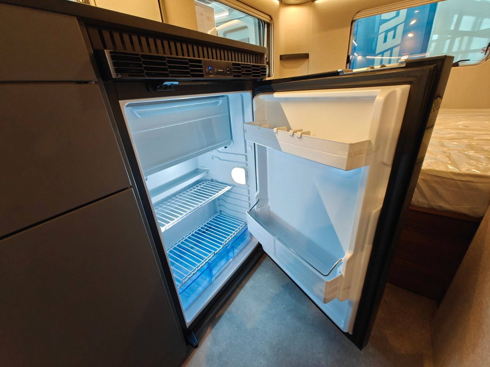 Fahrzeugabbildung HYMER / ERIBA / HYMERCAR Feeling 425 SD - MESSE-NEUHEIT 2026! -