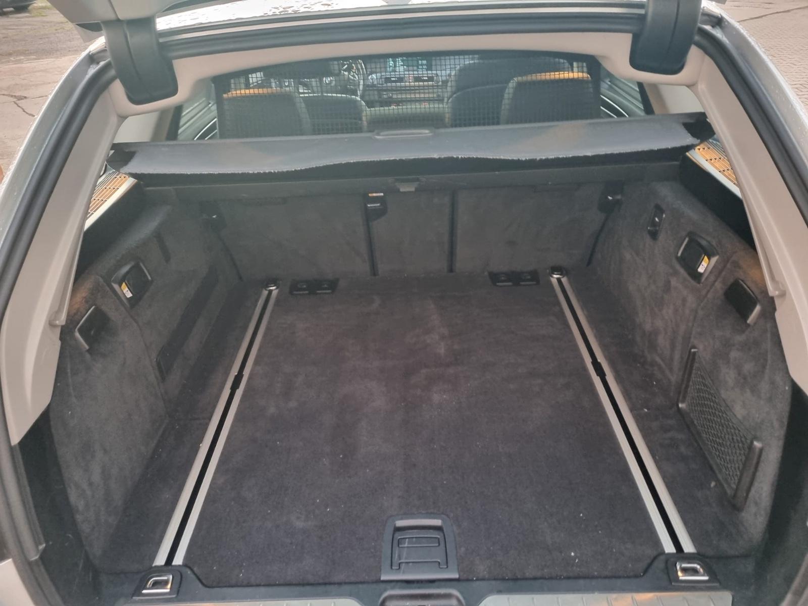 BMW 530 2011 — photo 12