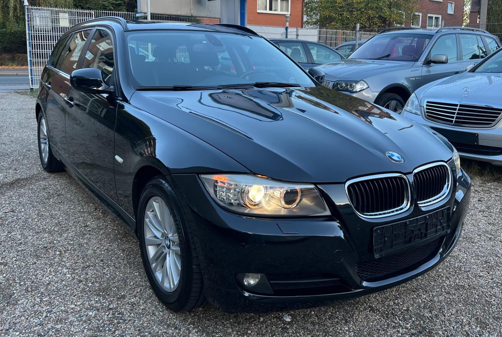 BMW 318 i Touring/ KLIMA /NAVI /PDC /PANORAMADACH*