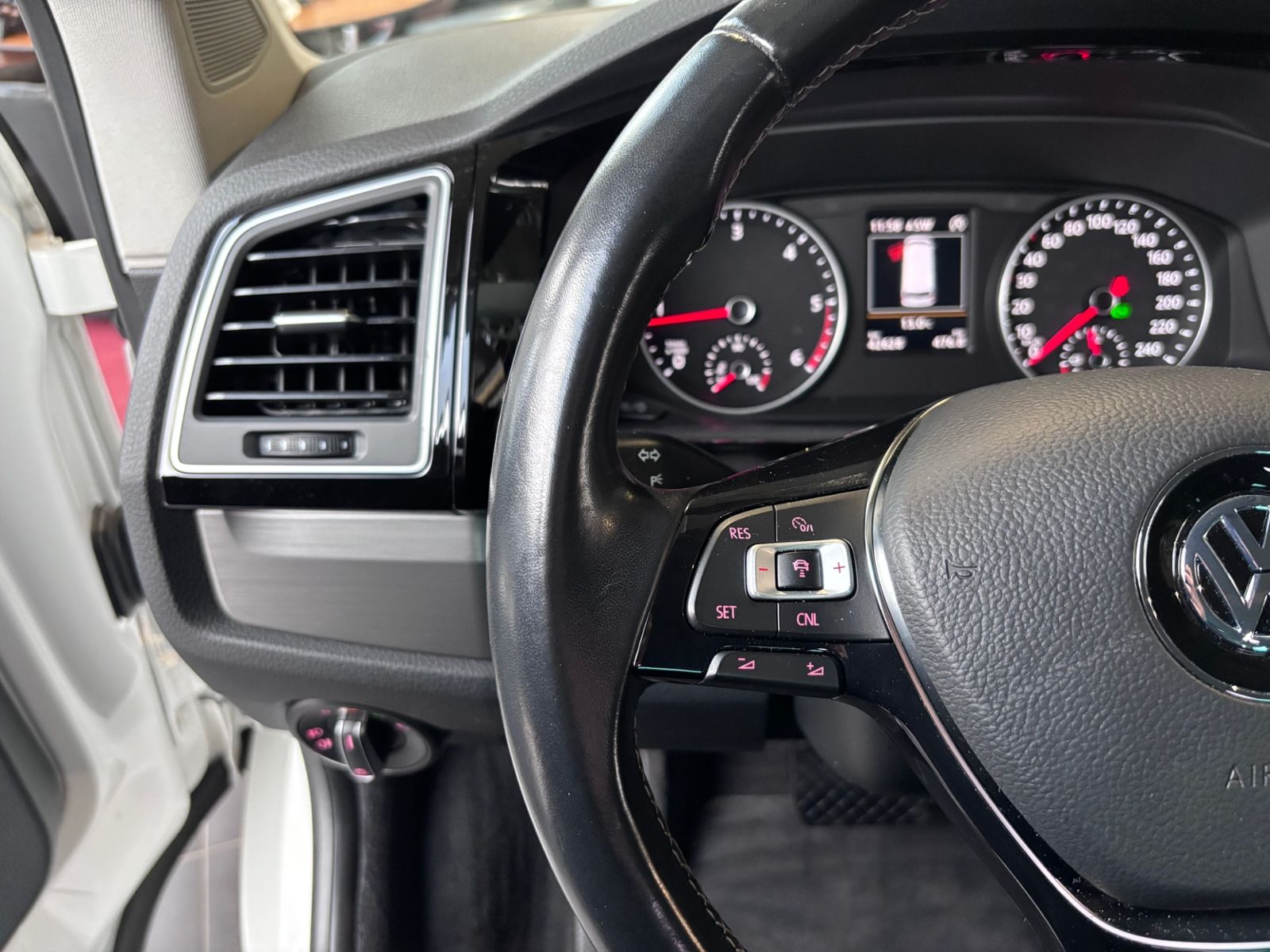 Fahrzeugabbildung Volkswagen T6 Multivan Generation Six LED NAVI STANDHZ