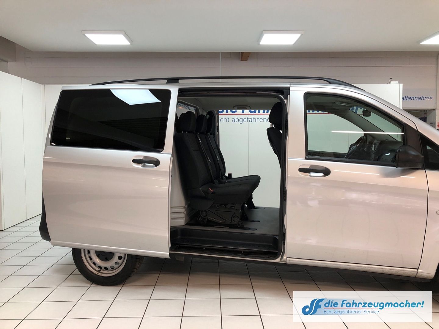 Fahrzeugabbildung Mercedes-Benz Vito Mixto 114 CDI 4x4 kompakt Navi Digitales Co