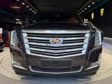 Cadillac Escalade 6.2 V8 PLATINUM 4WD/HUD/BOSE/22°/TV/360 - Cadillac Escalade in Berlin