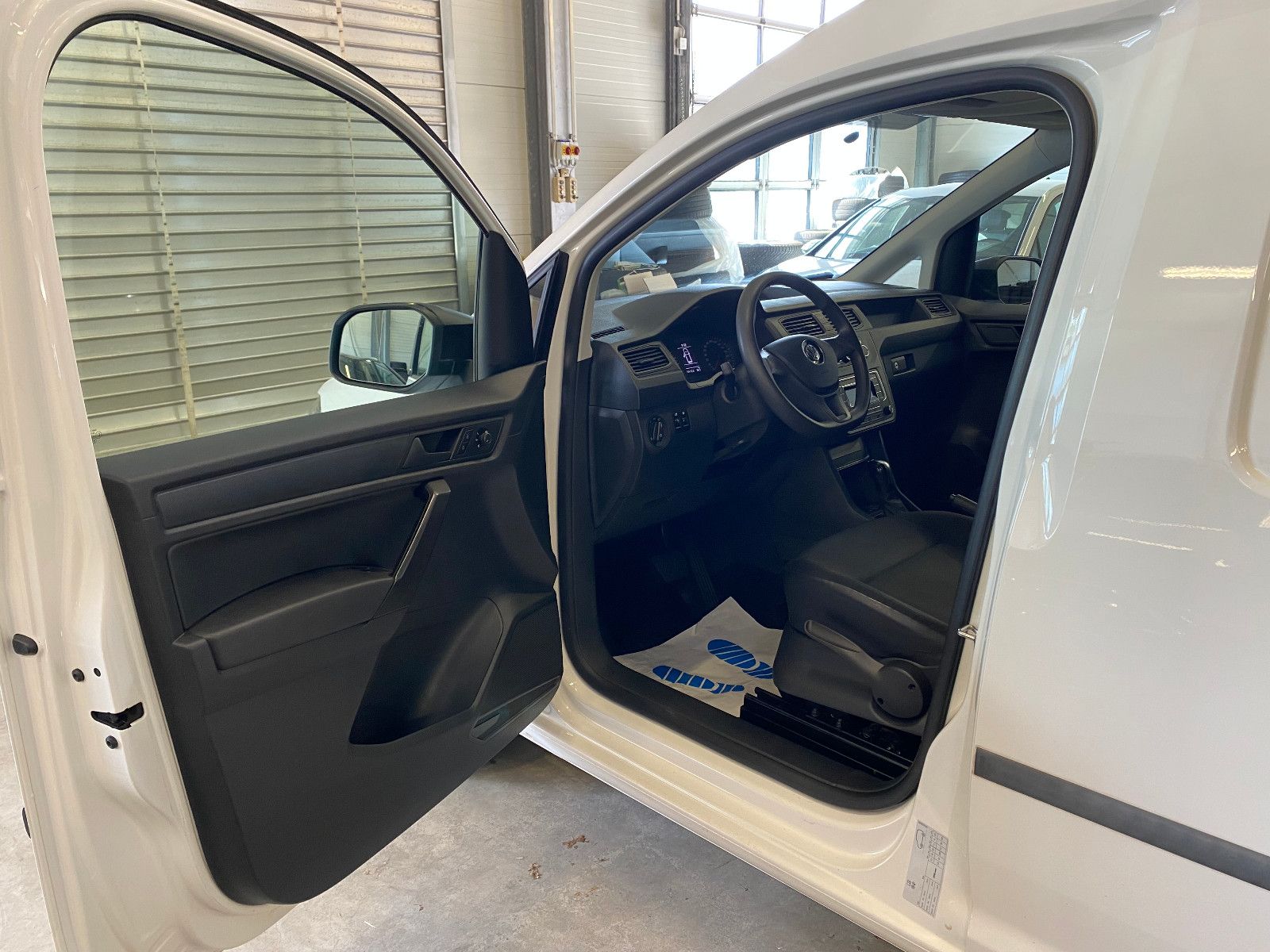 Fahrzeugabbildung Volkswagen Caddy Maxi ABT e Kasten Elektro DSG Klima PDC