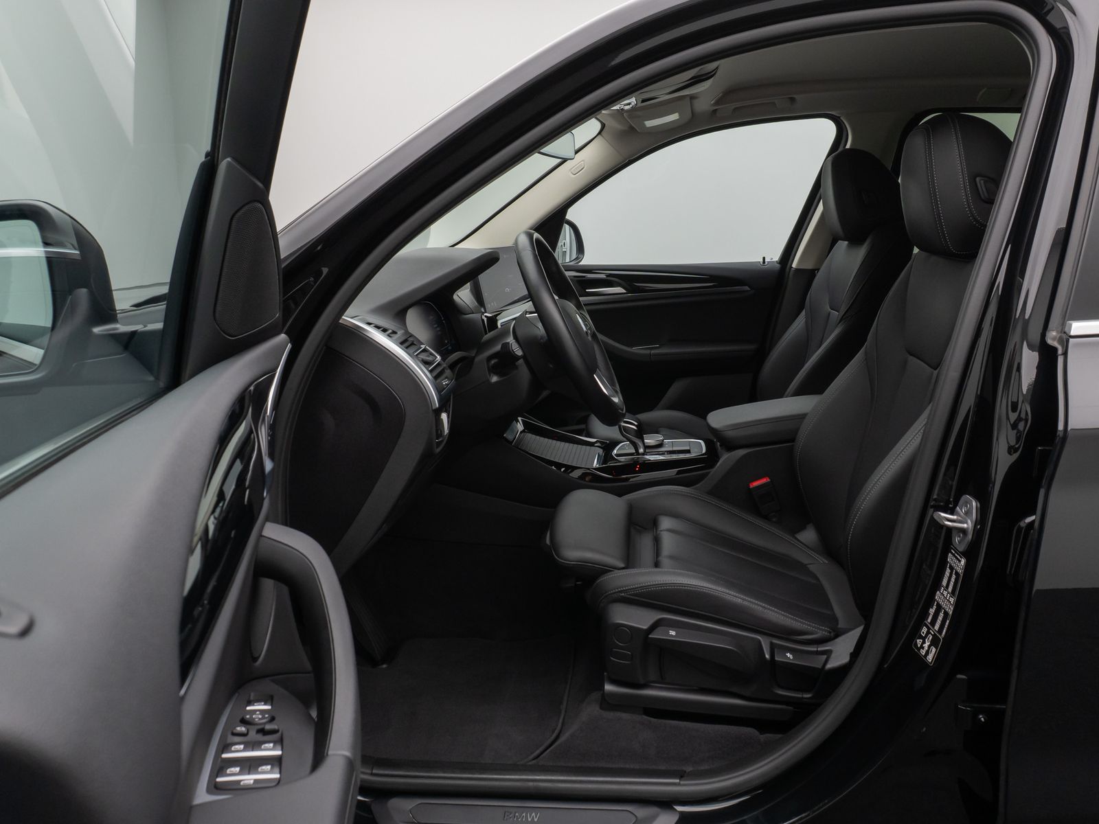 Fahrzeugabbildung BMW X3 xD30i Kamera DAB HiFi WLAN Leder Sport 19Zoll