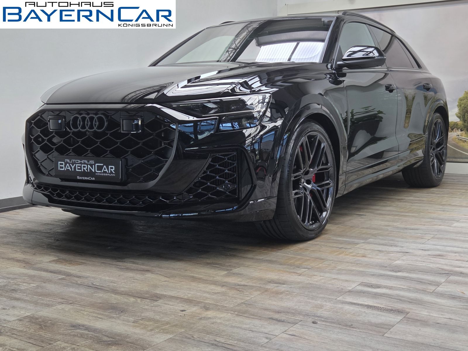 AUDI RSQ8 Sportabgas AHK Standhzg. Black+ RS-Design
