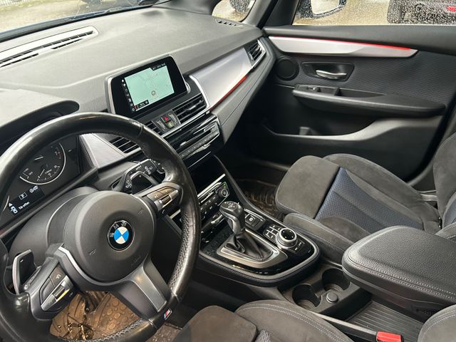 Fahrzeugabbildung BMW Active Tourer 220 i M Sport Autom.+Navi+Allw.LM+