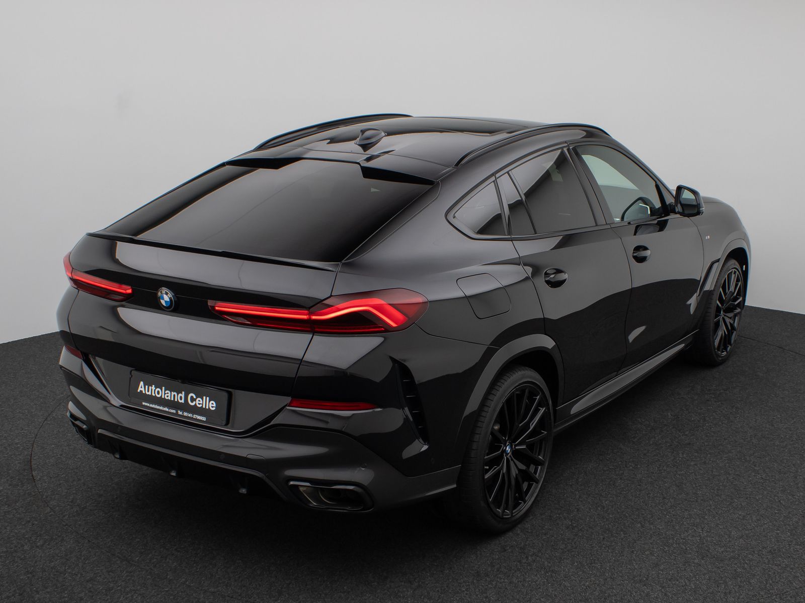 Fahrzeugabbildung BMW X6 M50i Panorama360°Laser Massage HUD B&W 22Zoll