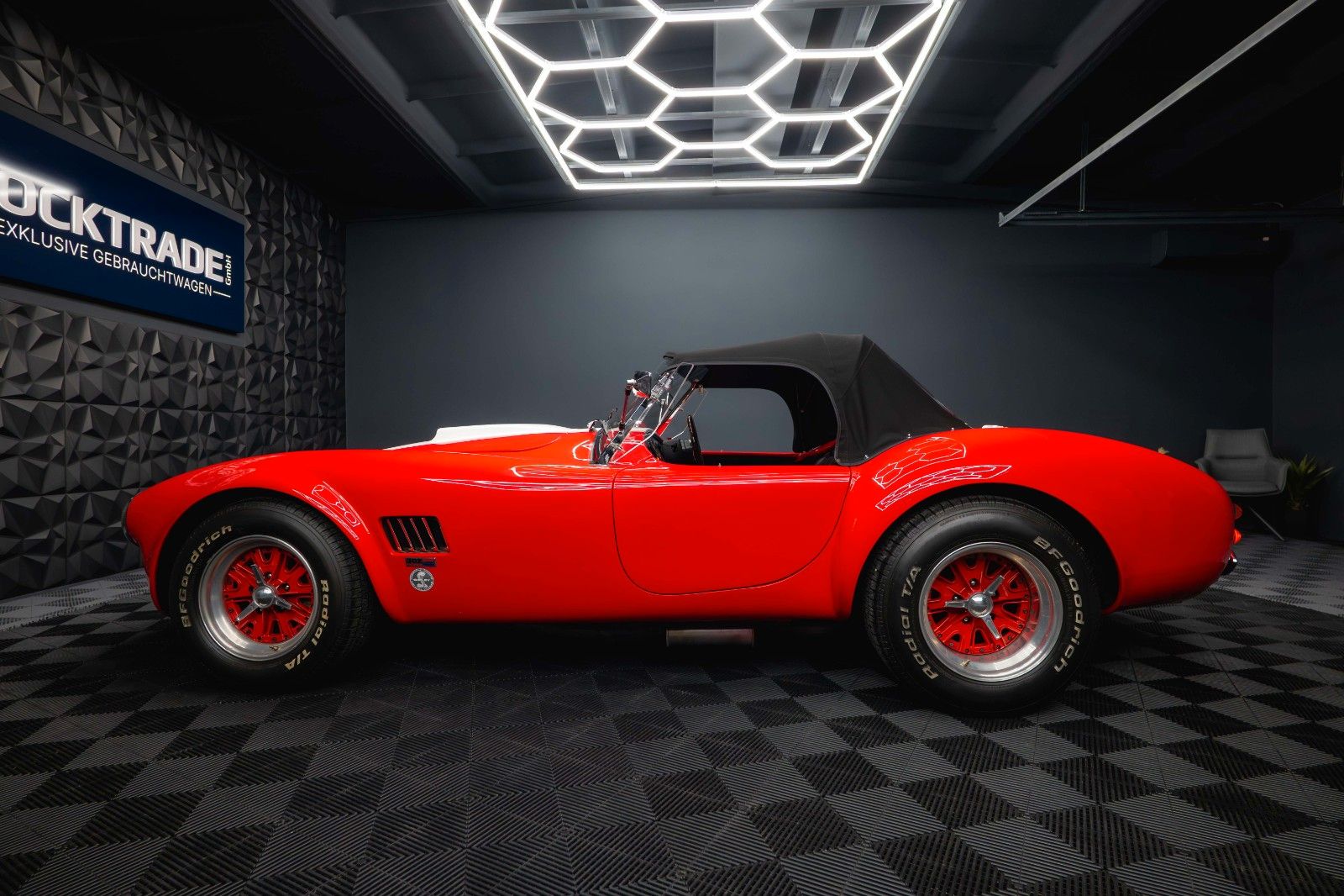 Fahrzeugabbildung Cobra KCC Cobra Ford 302 V8 5.0 Autom. H-Zulassung