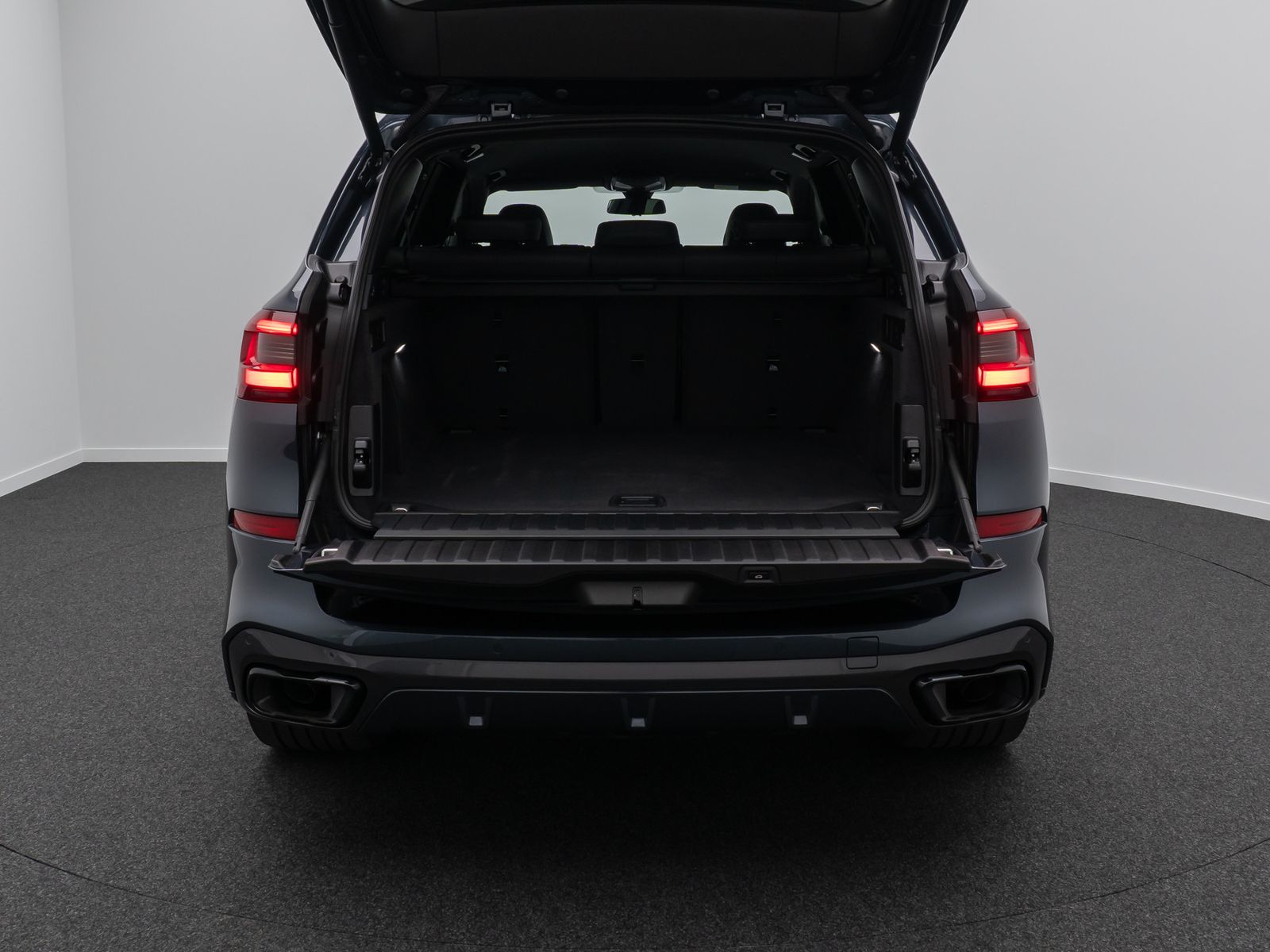 Fahrzeugabbildung BMW X5 xD30d M Sport HUD DAB DisplayKey HiFi 22Zoll