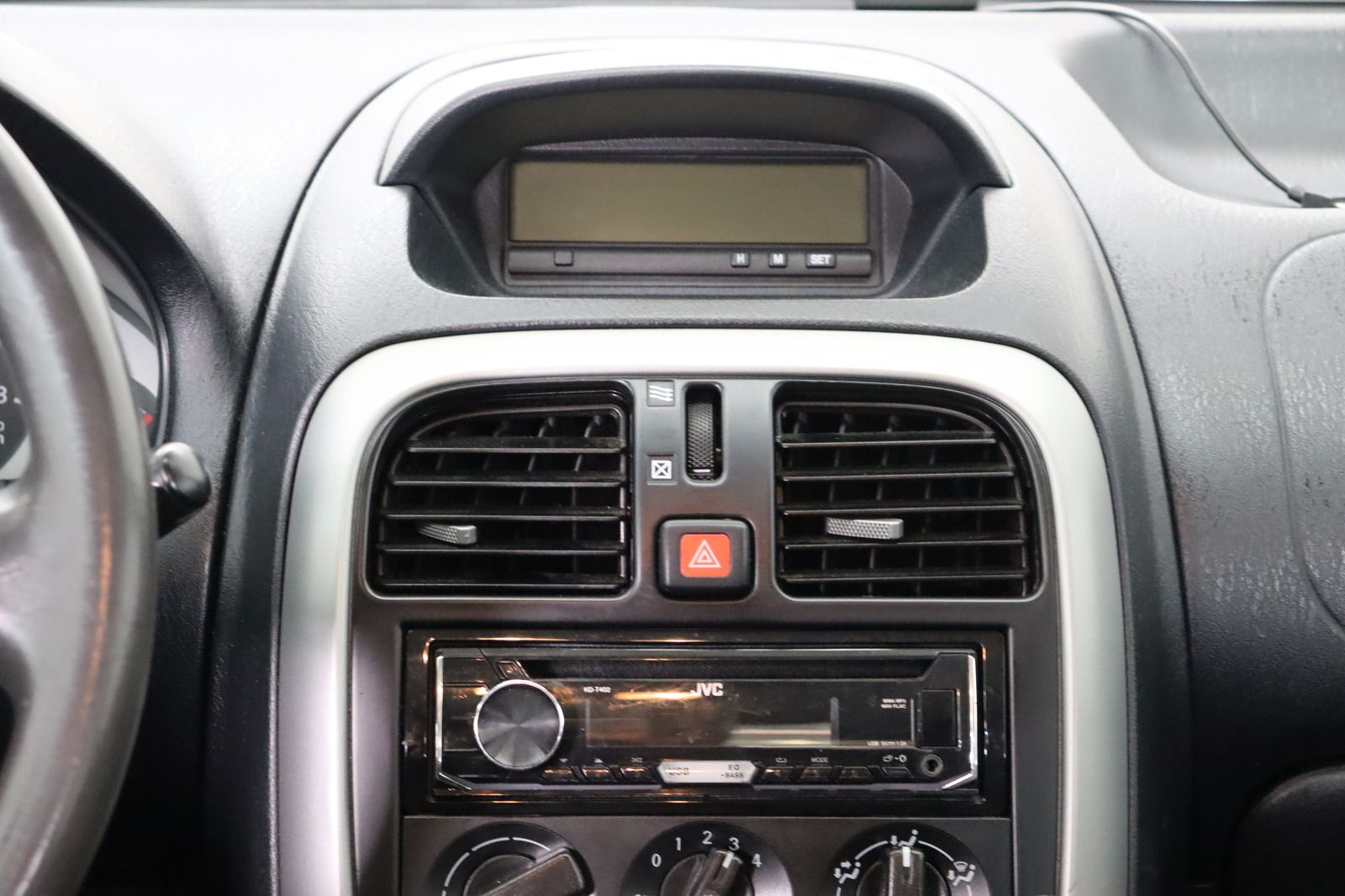 Fahrzeugabbildung Mitsubishi Carisma 1.6 Avance Automatik * HU/AU 03.28