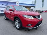 Nissan X-Trail Acenta 4x4 1. Hand AHK - rote Nissan X-Trail