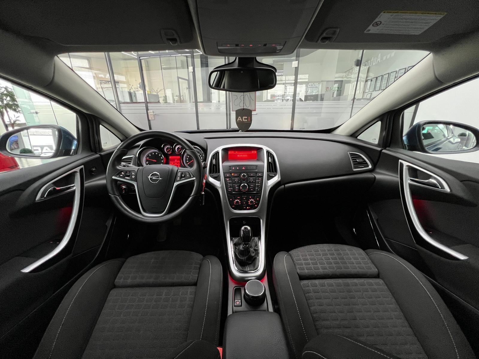 Opel Astra 1.6 GTC SIDI Turbo Innovation Metallic