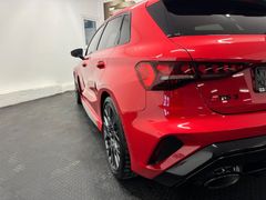 AUDI RS 3 SB QU*PANO*SAGA*RS SITZE*MATRIX*SONOS*ACC* AUDI RS 3 SB QU*PANO*SAGA*RS SITZE*MATRIX*SONOS*ACC*