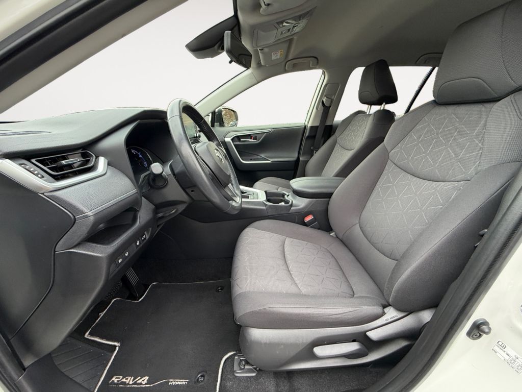 Fahrzeugabbildung Toyota RAV 4 2.5 4x2 Hybrid Team Deutschland