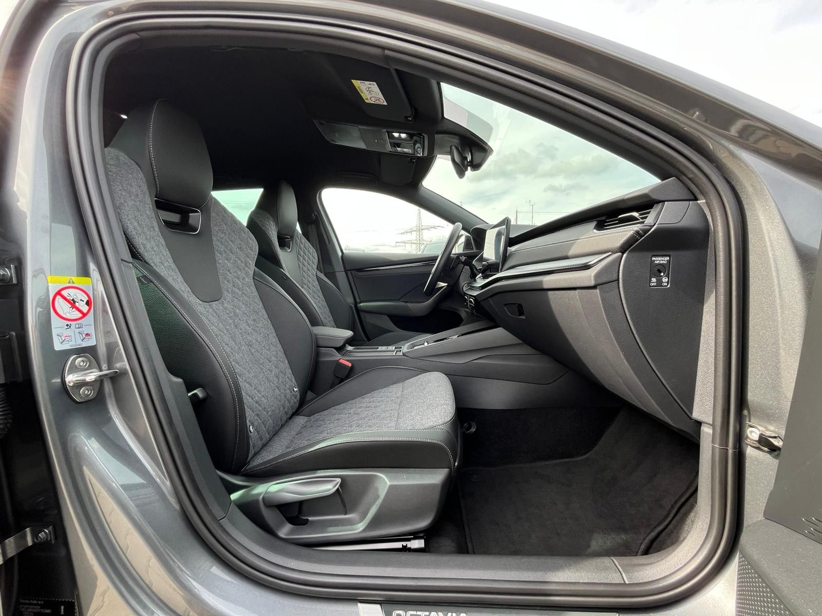Fahrzeugabbildung SKODA Octavia 2.0 TDI Sportline DSG MATRIX*WINTER*5J.G