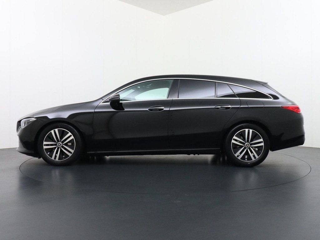Mercedes-Benz CLA 200 Shooting Brake Business Solution Luxury