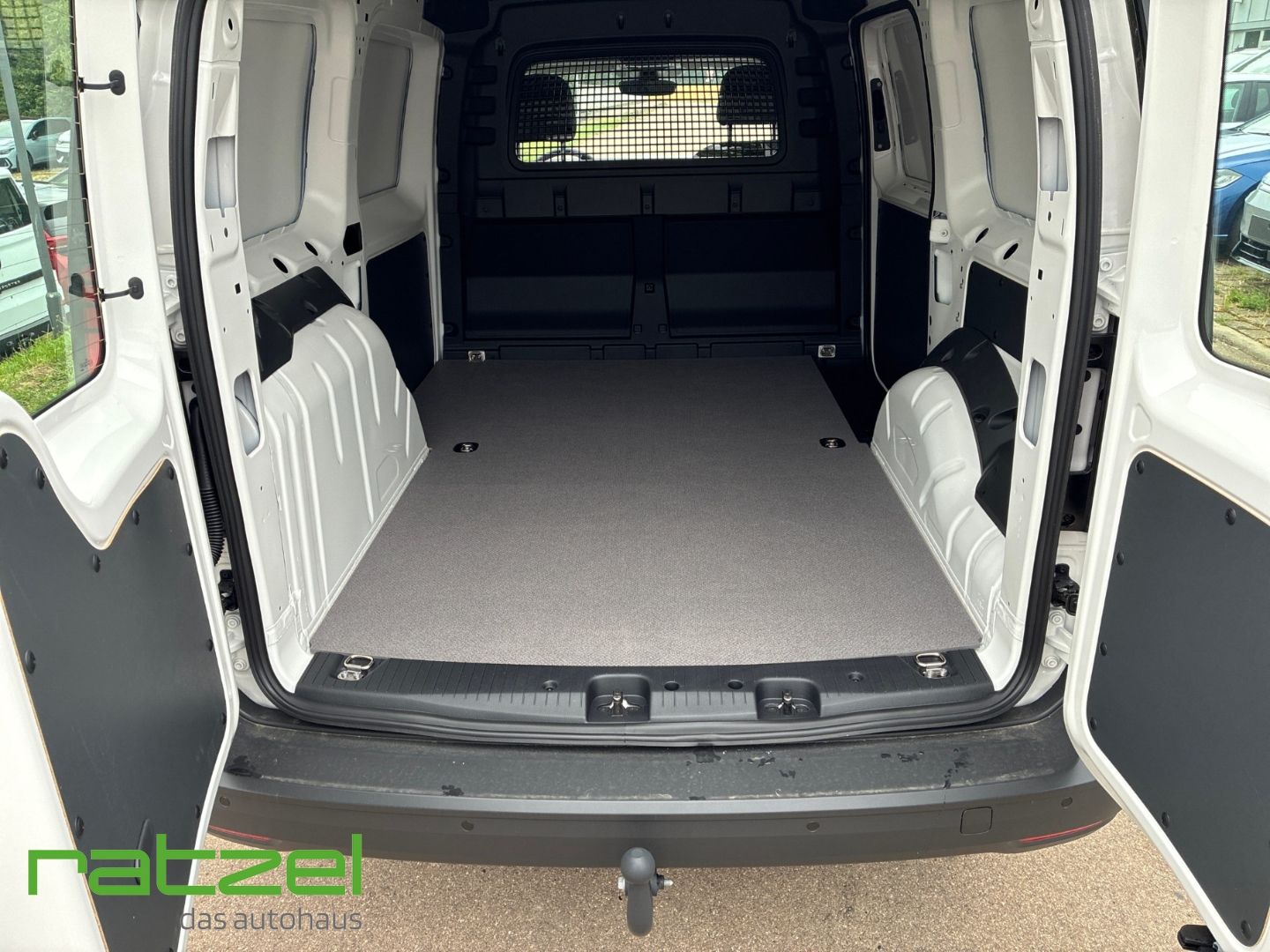 Fahrzeugabbildung Volkswagen Caddy Cargo Maxi 2.0 TDI AHK+DAB+Klima+PDC+Regal