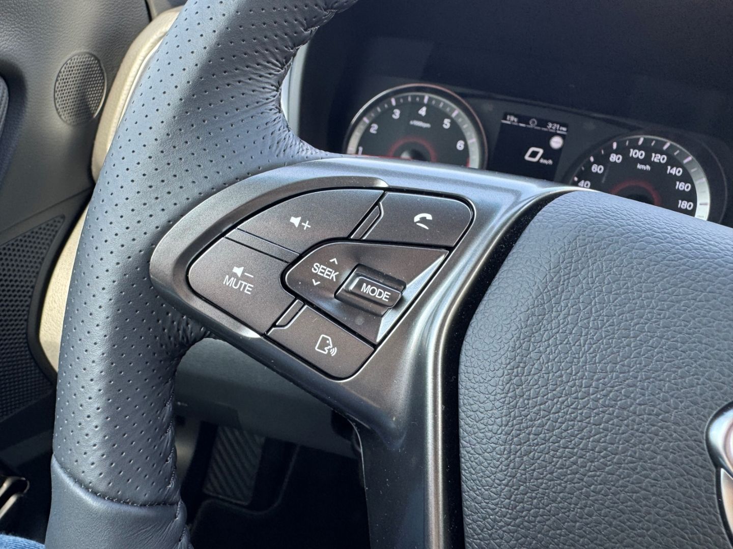 Fahrzeugabbildung KGM Tivoli Quartz 1.5 mit Sitzheizung+Kamera
