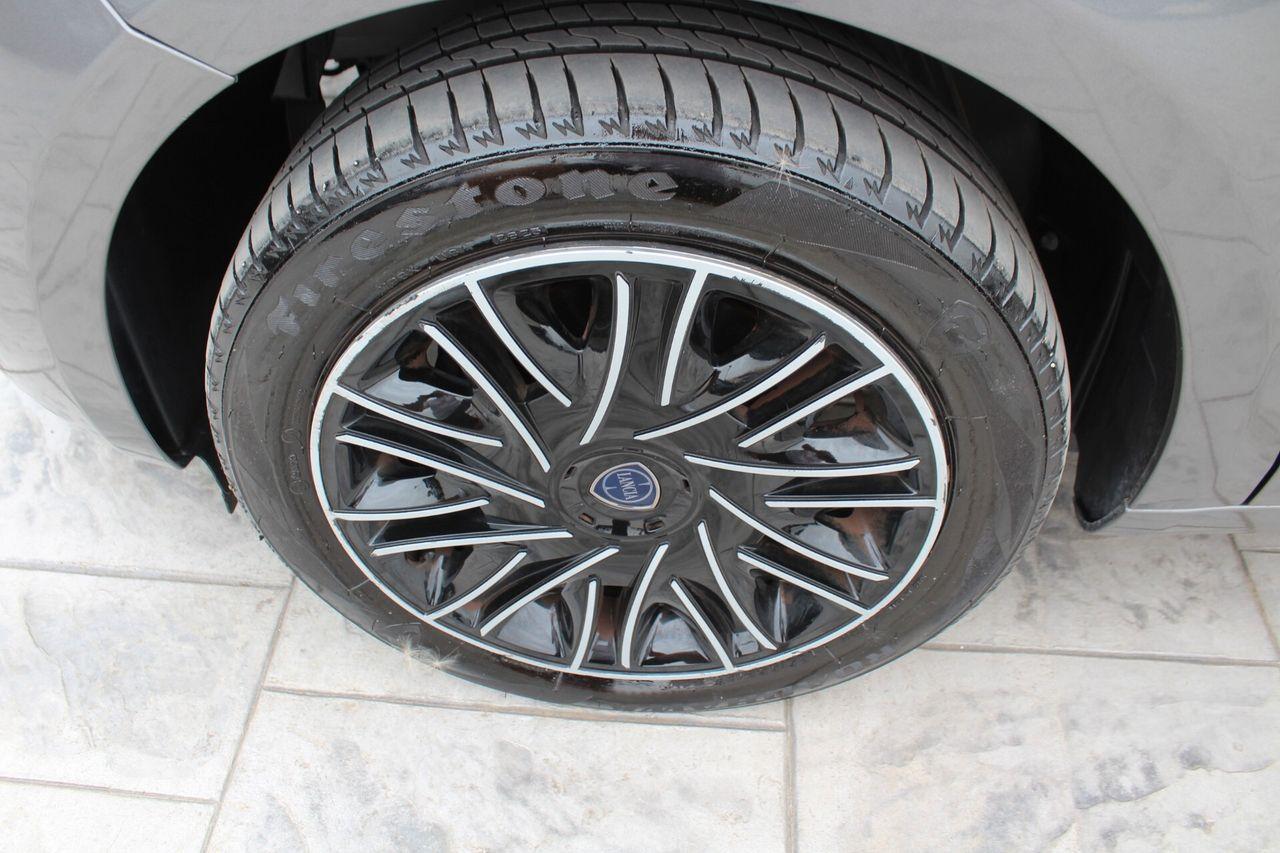 Lancia Ypsilon 1.0 FireFly 5 porte S&S Hybrid Ec