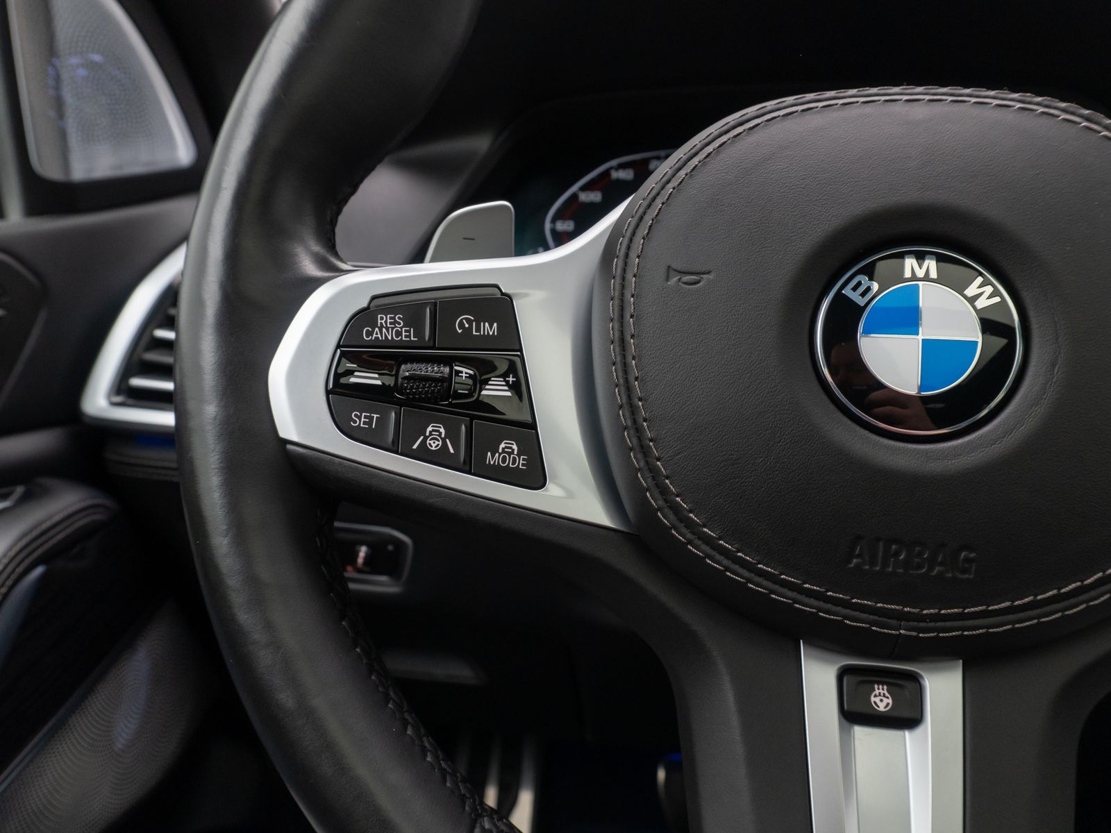 Fahrzeugabbildung BMW X7 M50i 360°HUD B&W Massage FondEnt 22Zoll Voll