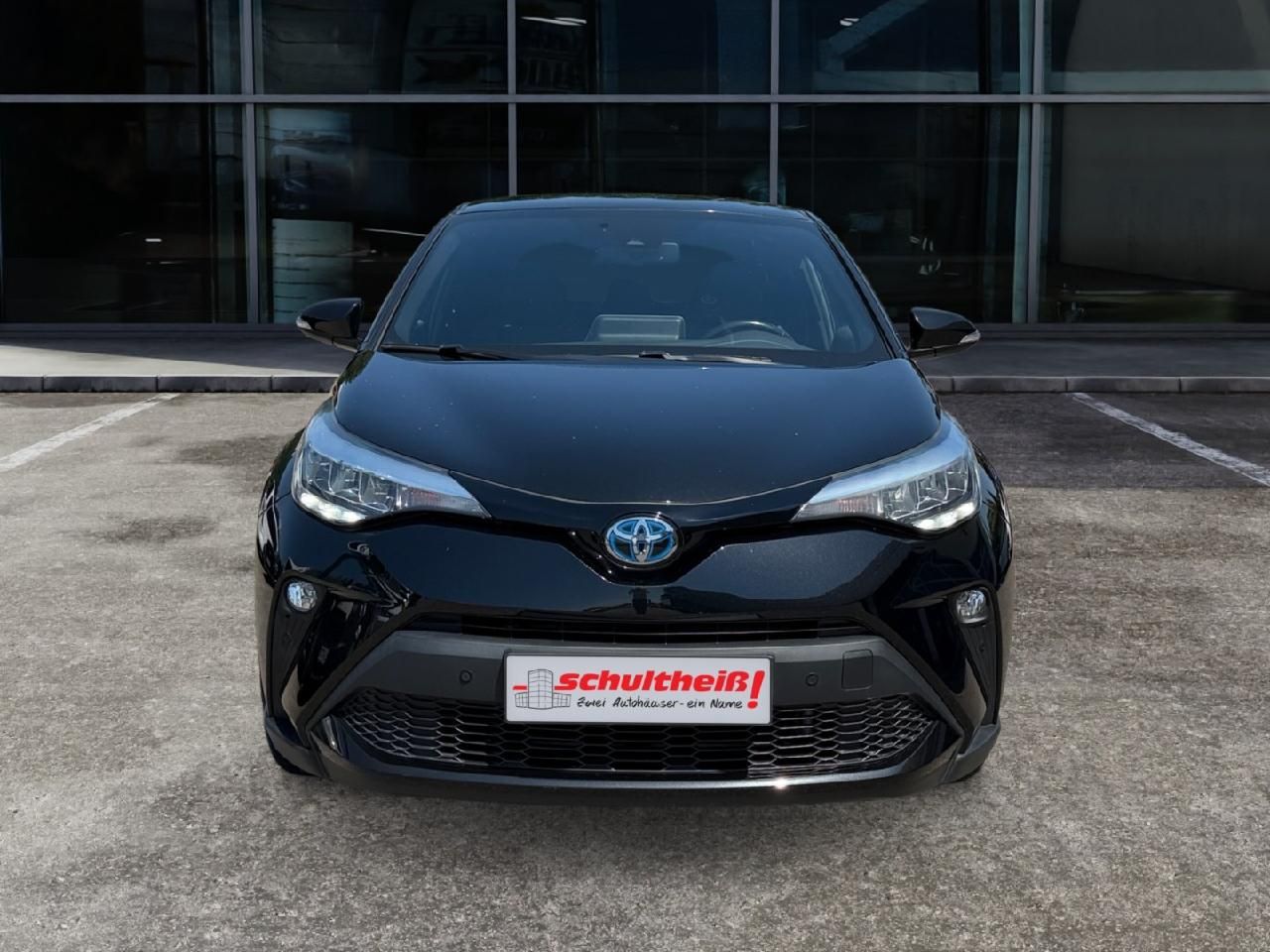 Fahrzeugabbildung Toyota C-HR Hybrid Team D