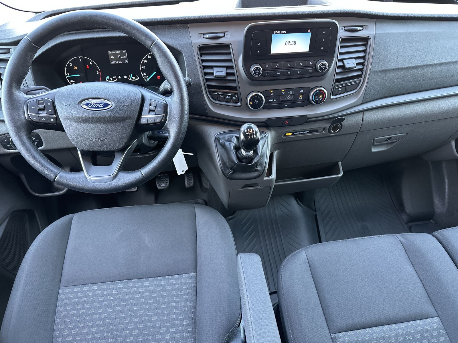 Fahrzeugabbildung Ford Transit 350 L2H2 9-Sitzer CARPLAY+DAB+BLUETOOTH