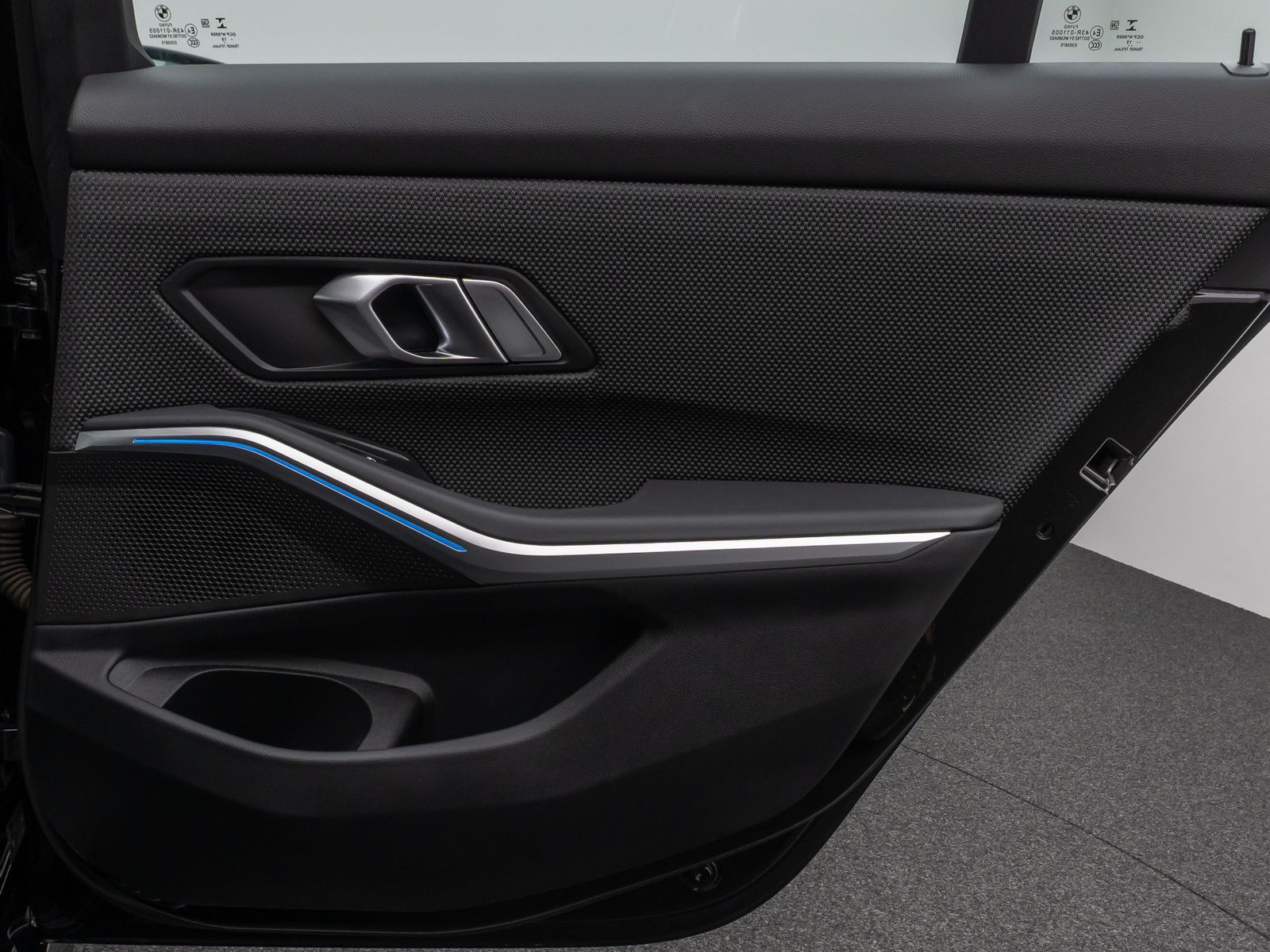 Fahrzeugabbildung BMW 330e ACC Alarm DAB CockpitPr HiFi PDC WLAN Sport