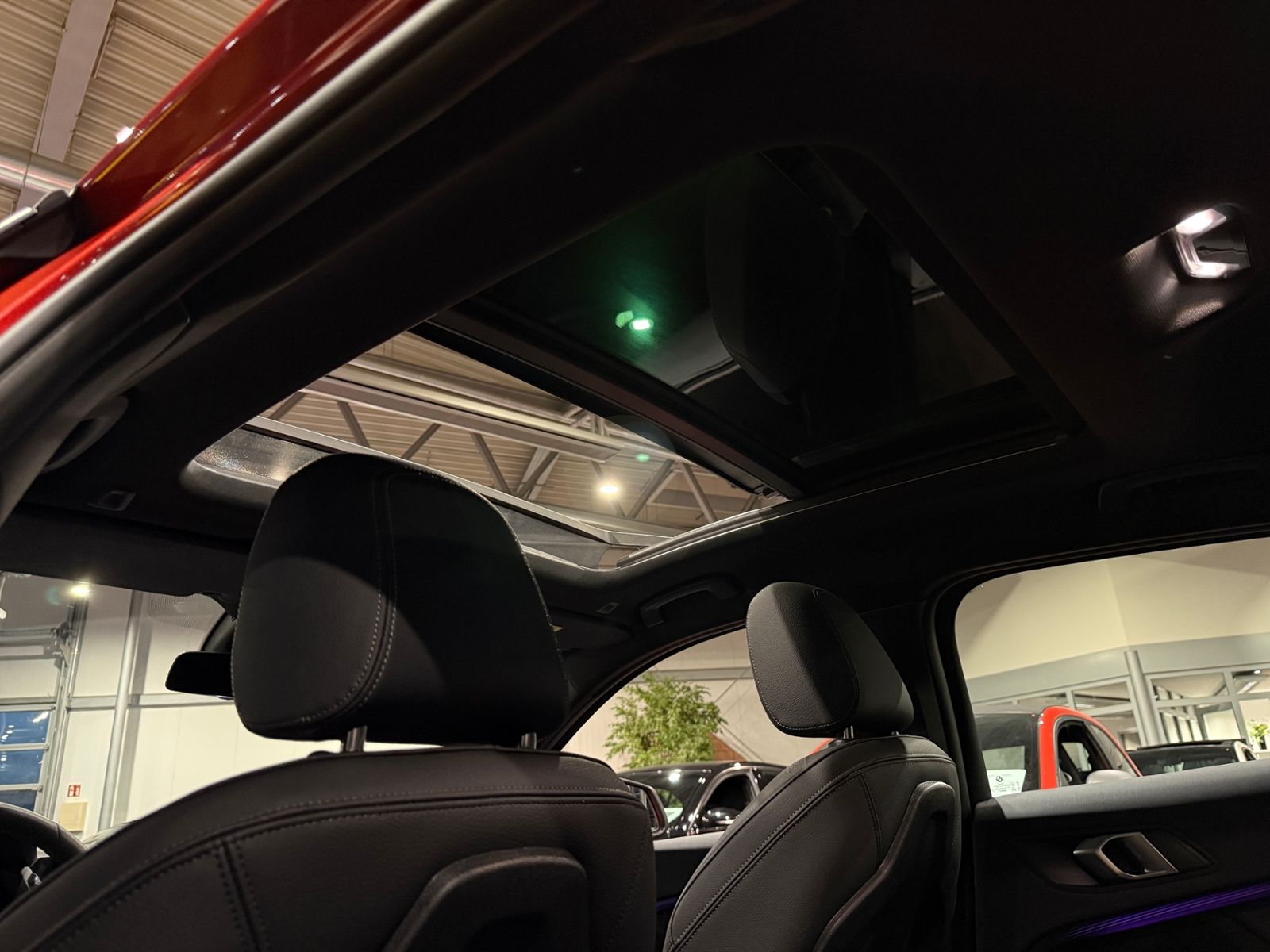 Fahrzeugabbildung BMW 120 i Advantage PANO AHK LED NAVI