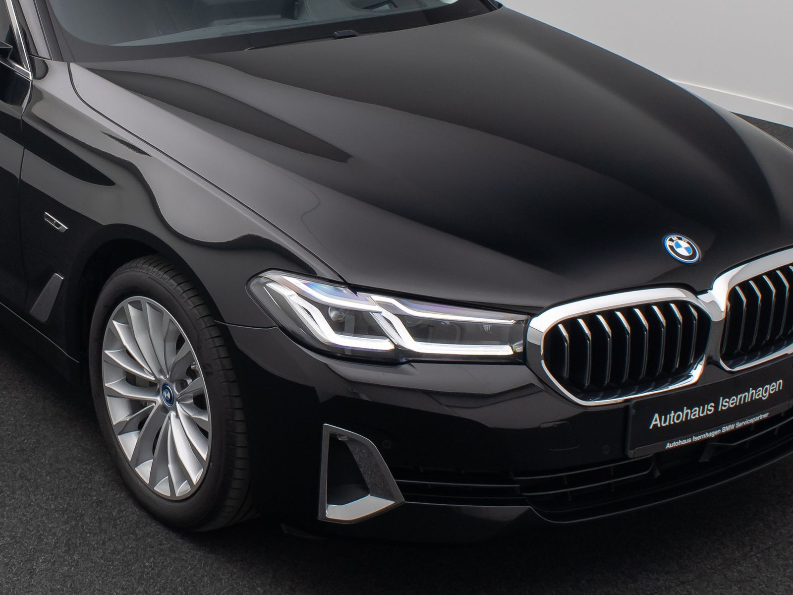 Fahrzeugabbildung BMW 530e Luxury Line DAB Laser Komfort H/K HUD Sport
