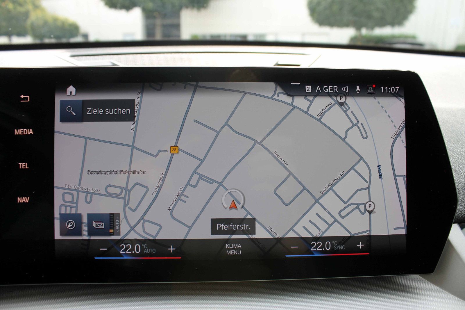 Fahrzeugabbildung BMW X1 sDrive 18i Steptr. ACC KAM PDC LED NAV AHK