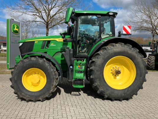 John Deere 6R 215