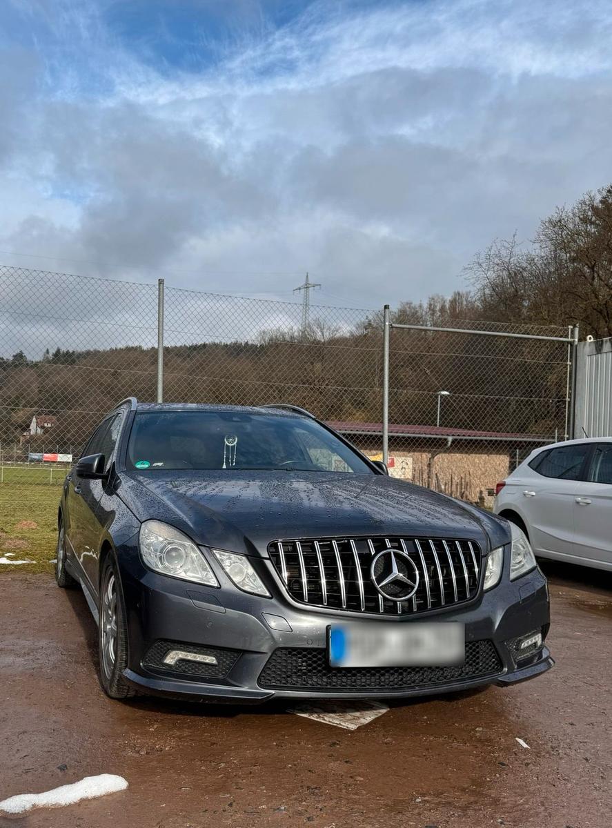 Mercedes-Benz 220, 2010